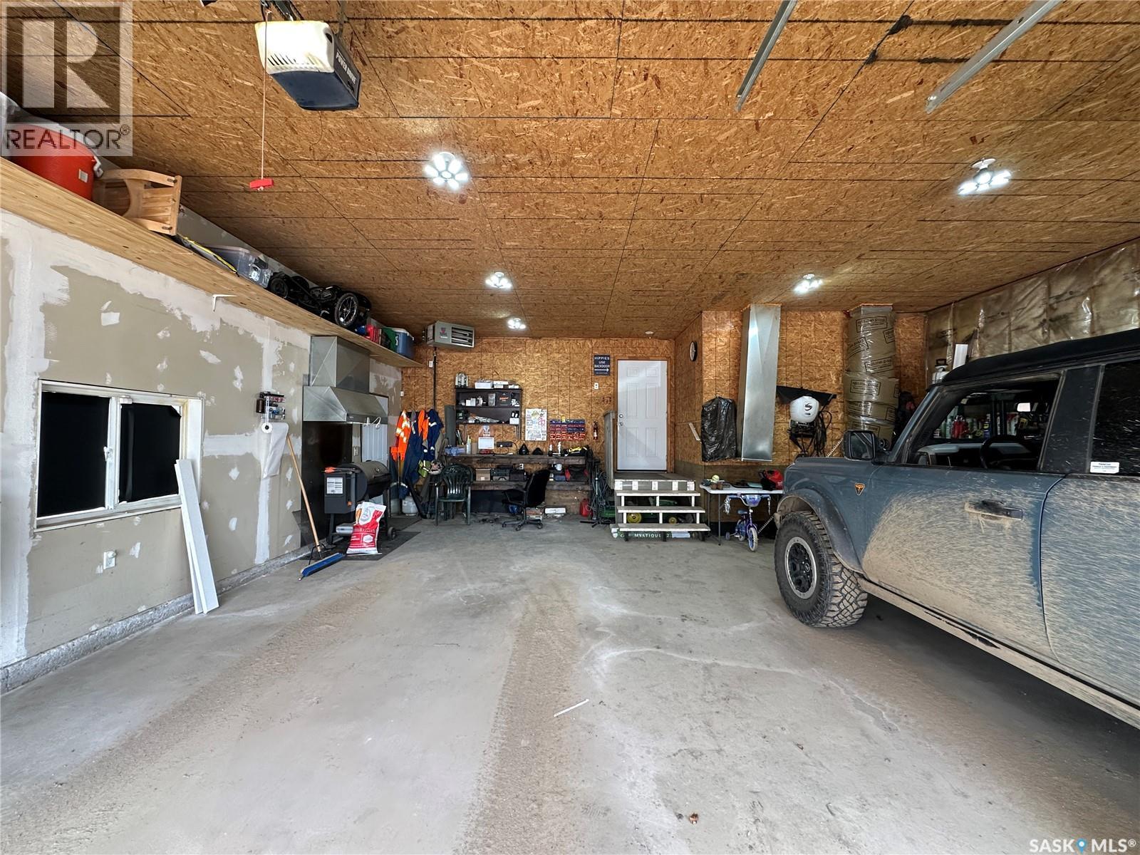 205 Roberts AVENUE - 55