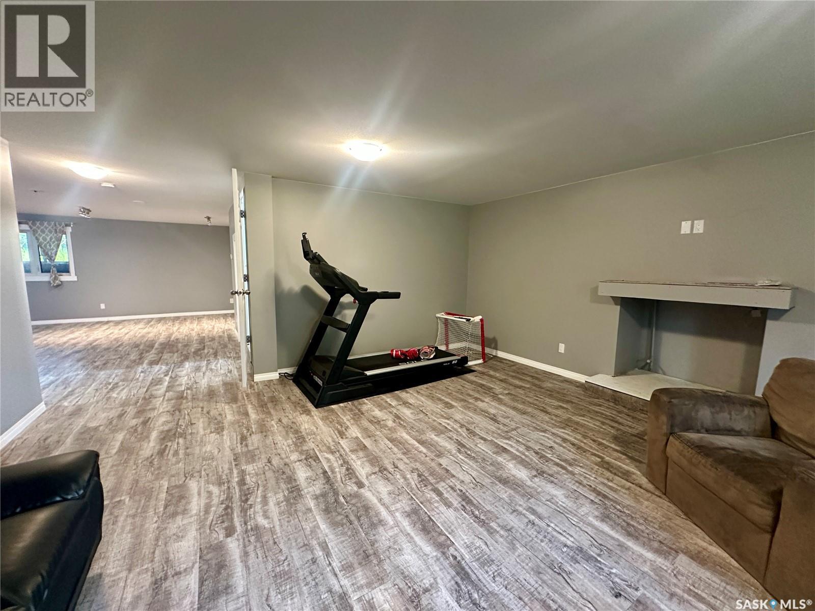 205 Roberts AVENUE - 37