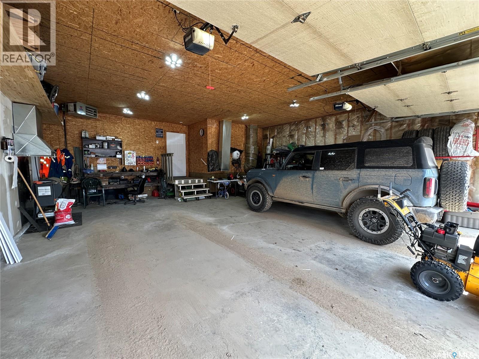 205 Roberts AVENUE - 54