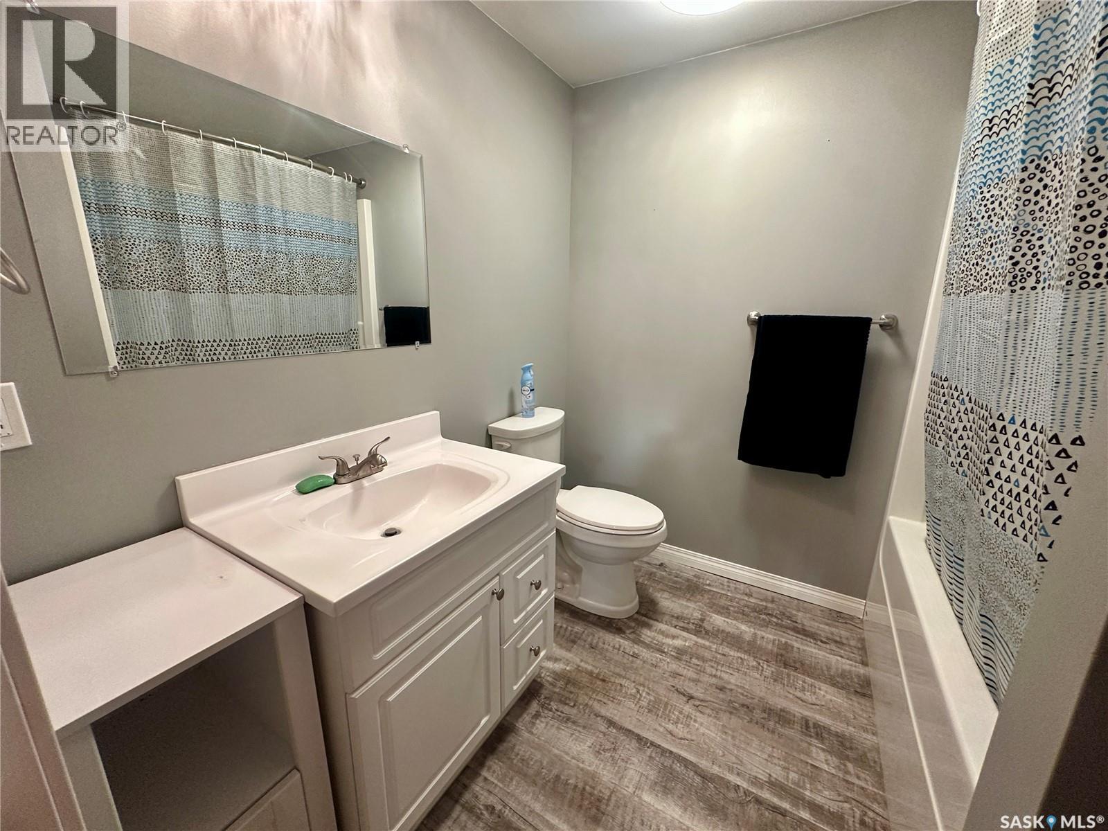 205 Roberts AVENUE - 39