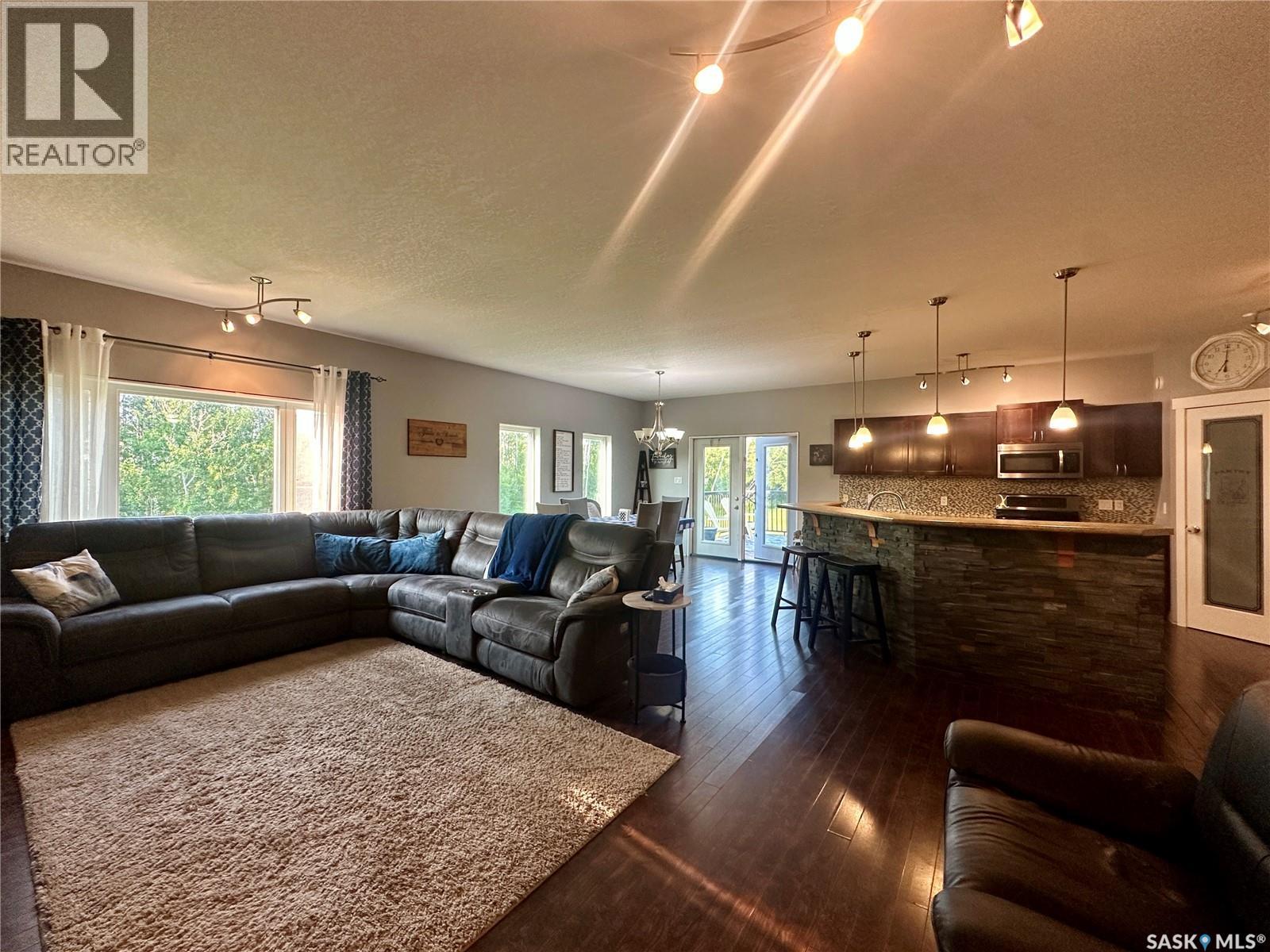 205 Roberts AVENUE - 6