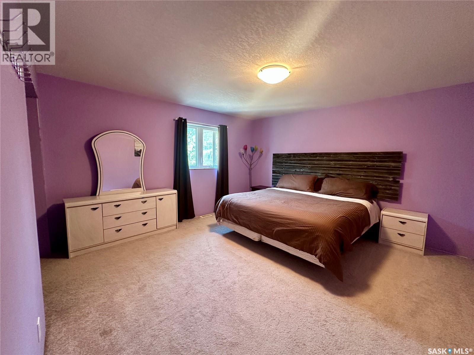 205 Roberts AVENUE - 21