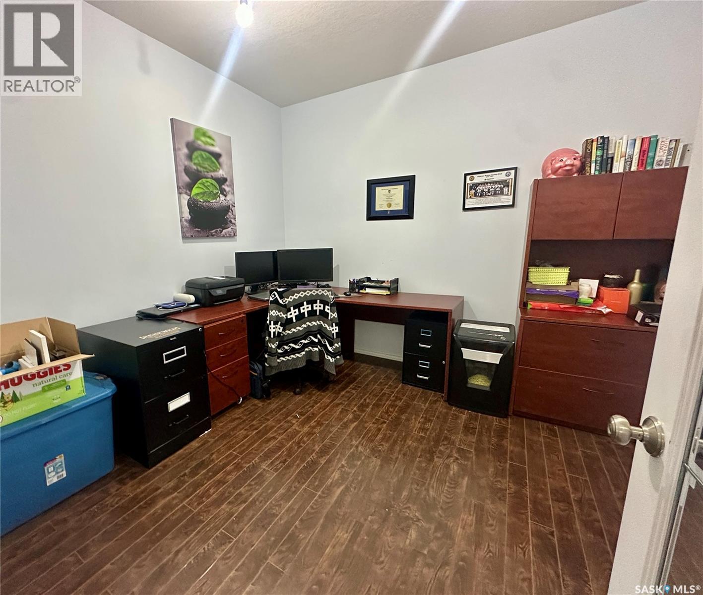 205 Roberts AVENUE - 14