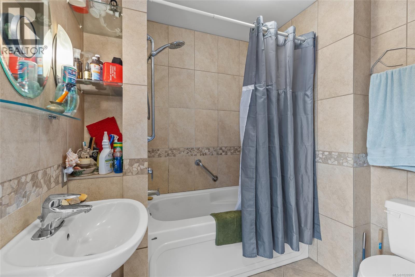 5301 Sooke Rd - 21