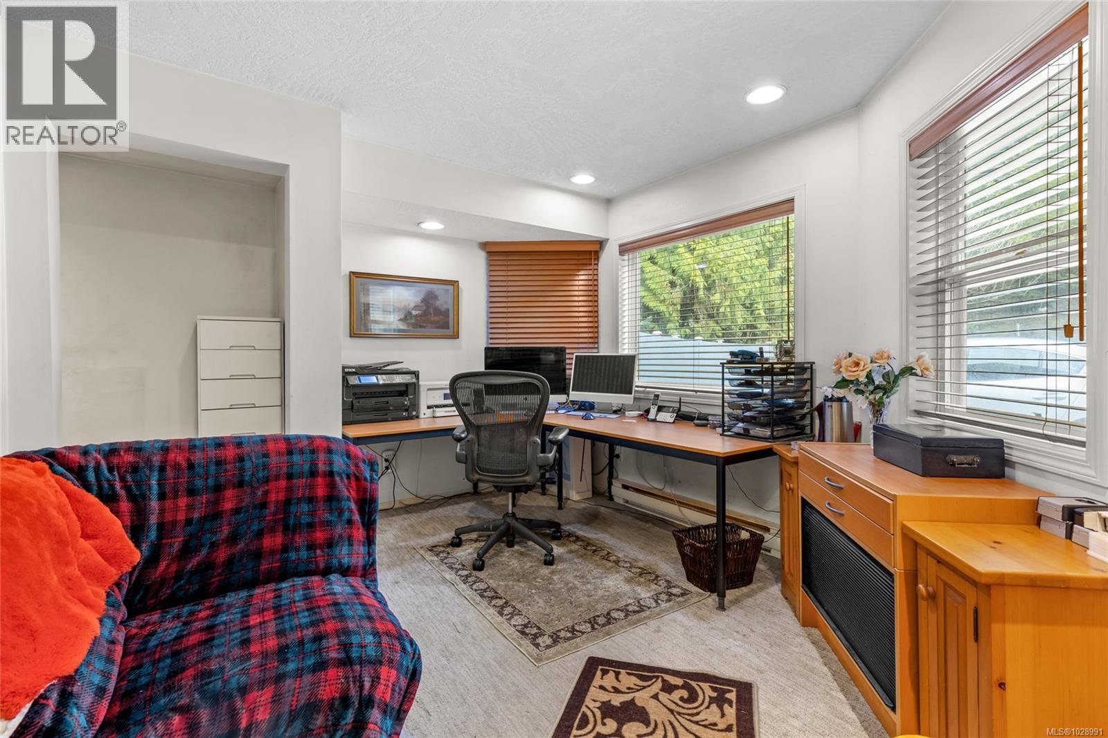 5301 Sooke Rd - 6