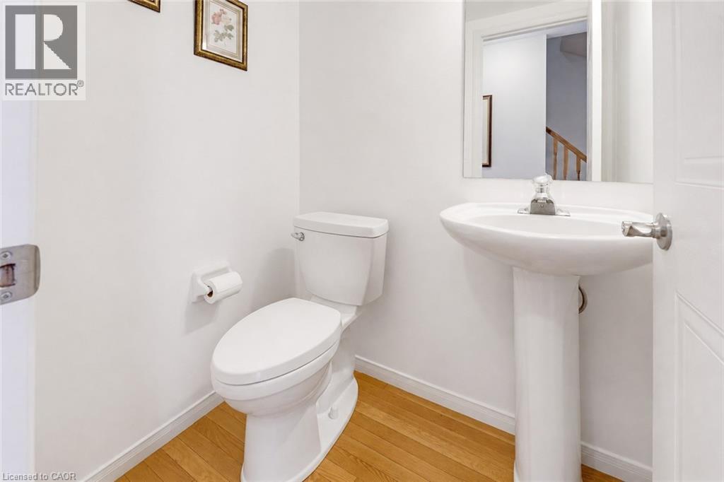 550 DANSBURY Drive, Waterloo, Ontario, N2K4E2 — Photo 16