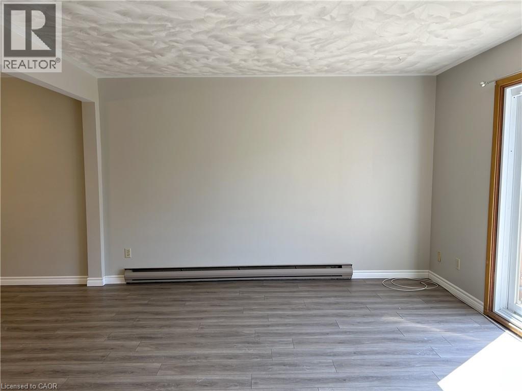 10 MONTCLAIR Crescent, Simcoe, Ontario, N3Y4R9 — Photo 5