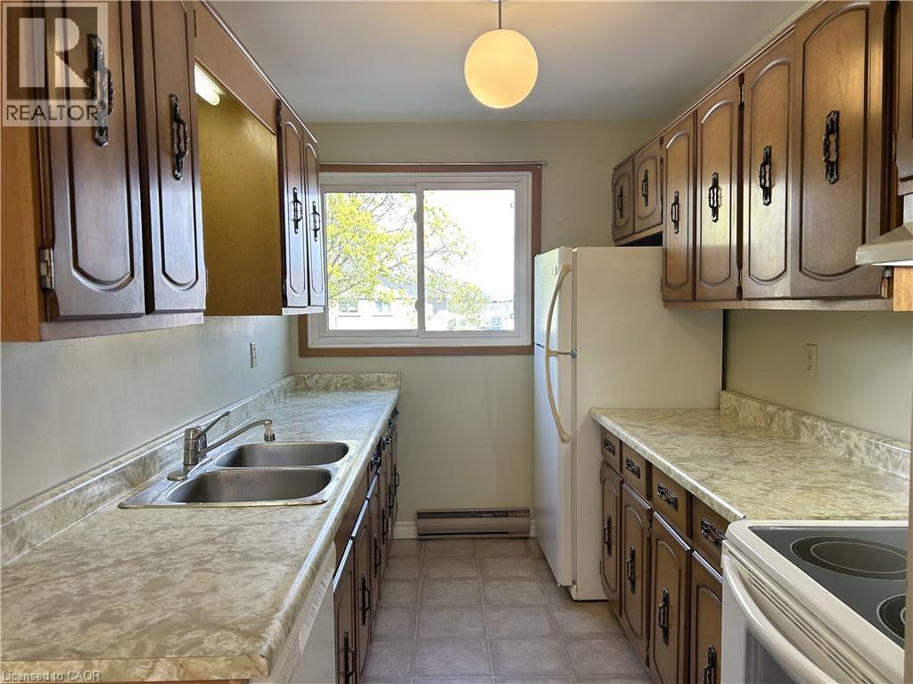 10 MONTCLAIR Crescent, Simcoe, Ontario, N3Y4R9 — Photo 8