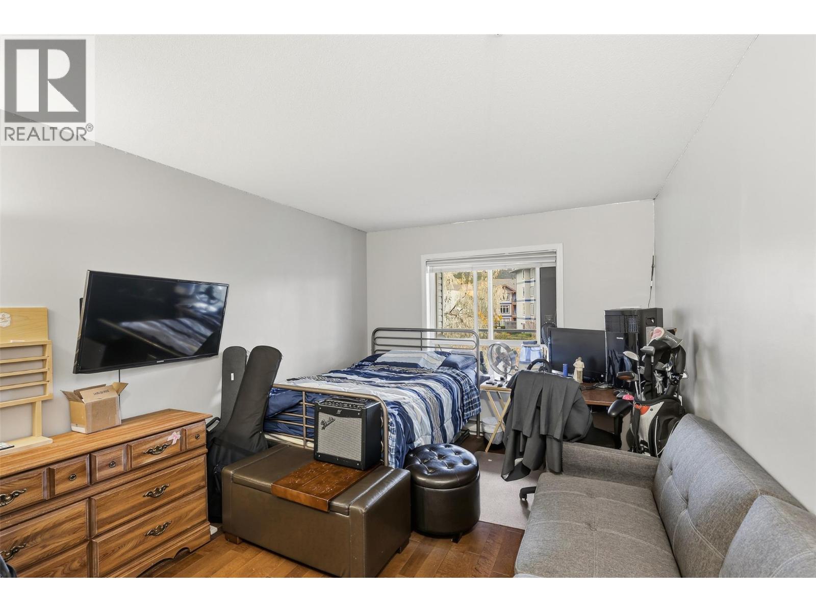 #412 1120 HUGH ALLAN Drive - 18