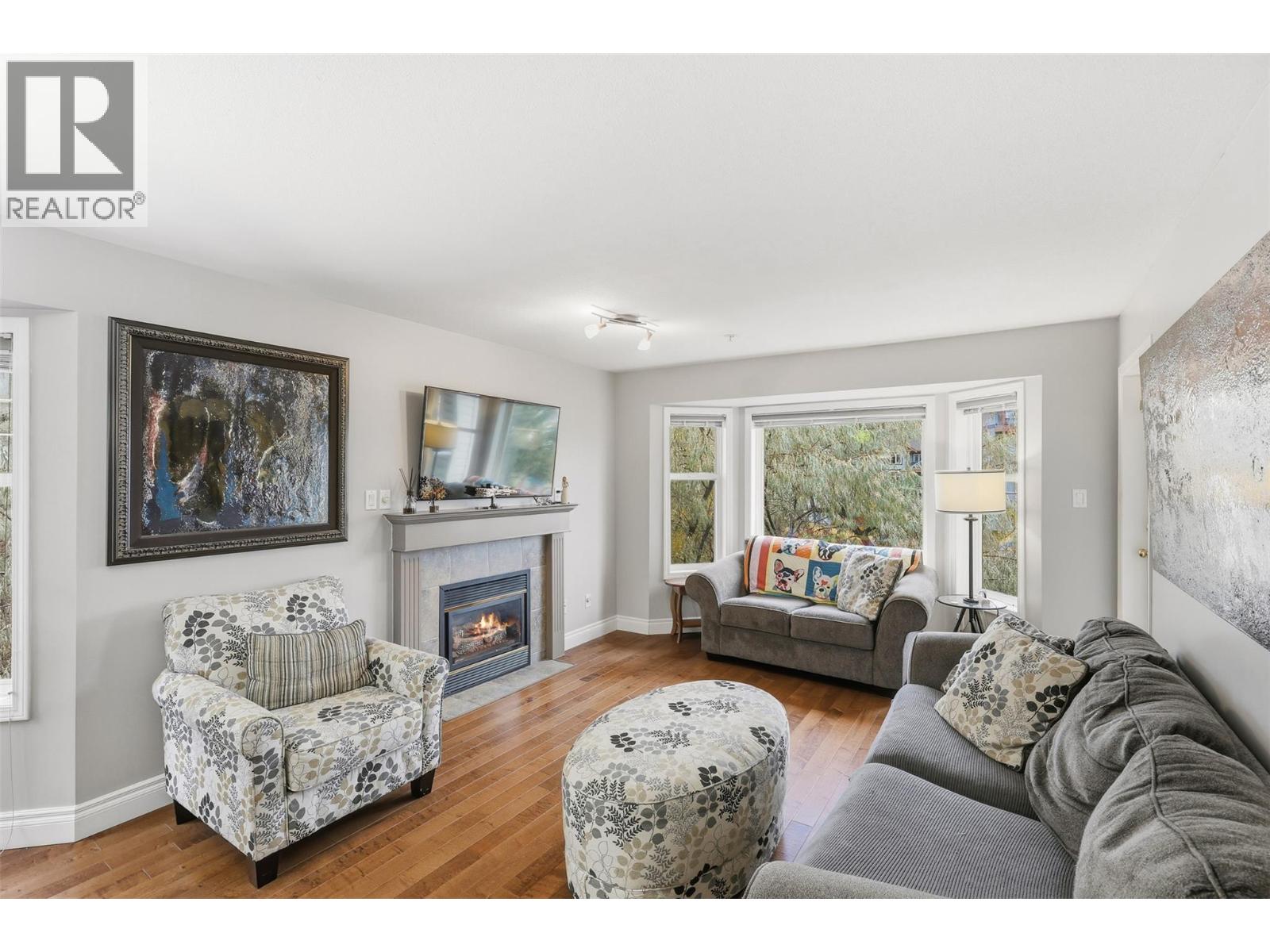 #412 1120 HUGH ALLAN Drive - 4