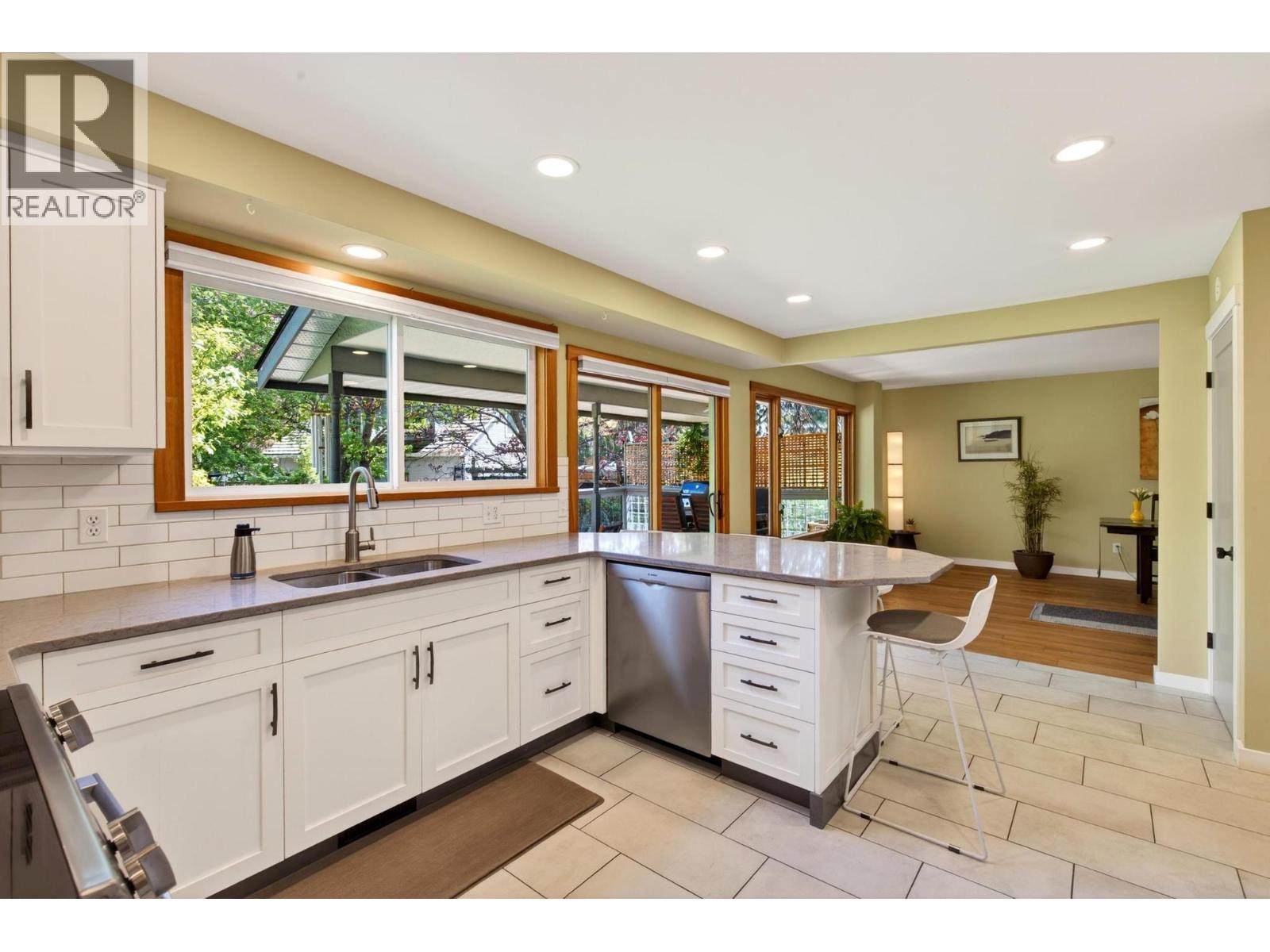 4621 Parkridge Drive - 8