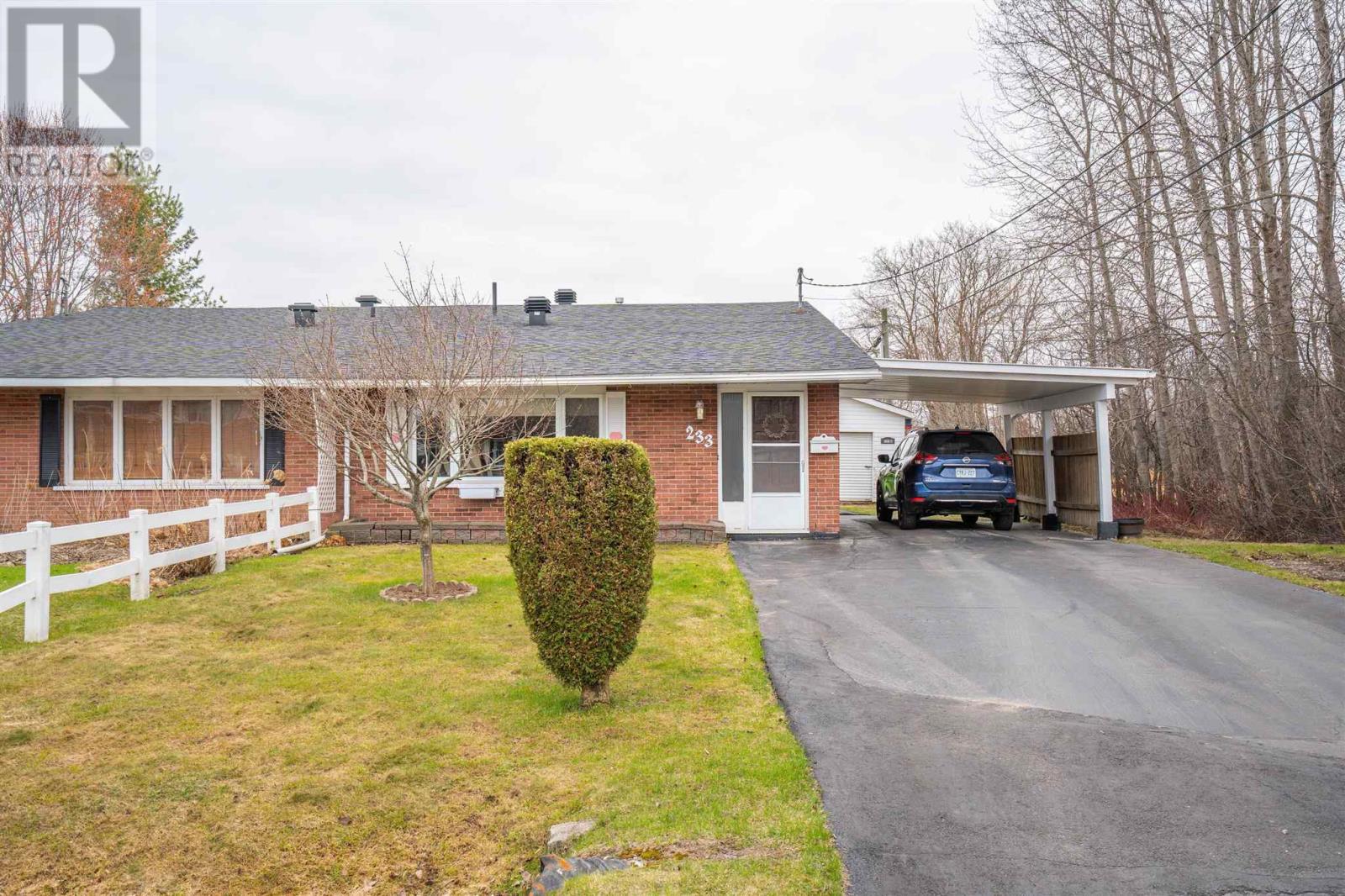 233 Sydenham RD, Sault Ste. Marie, Ontario, P6C2X5 — Photo 2