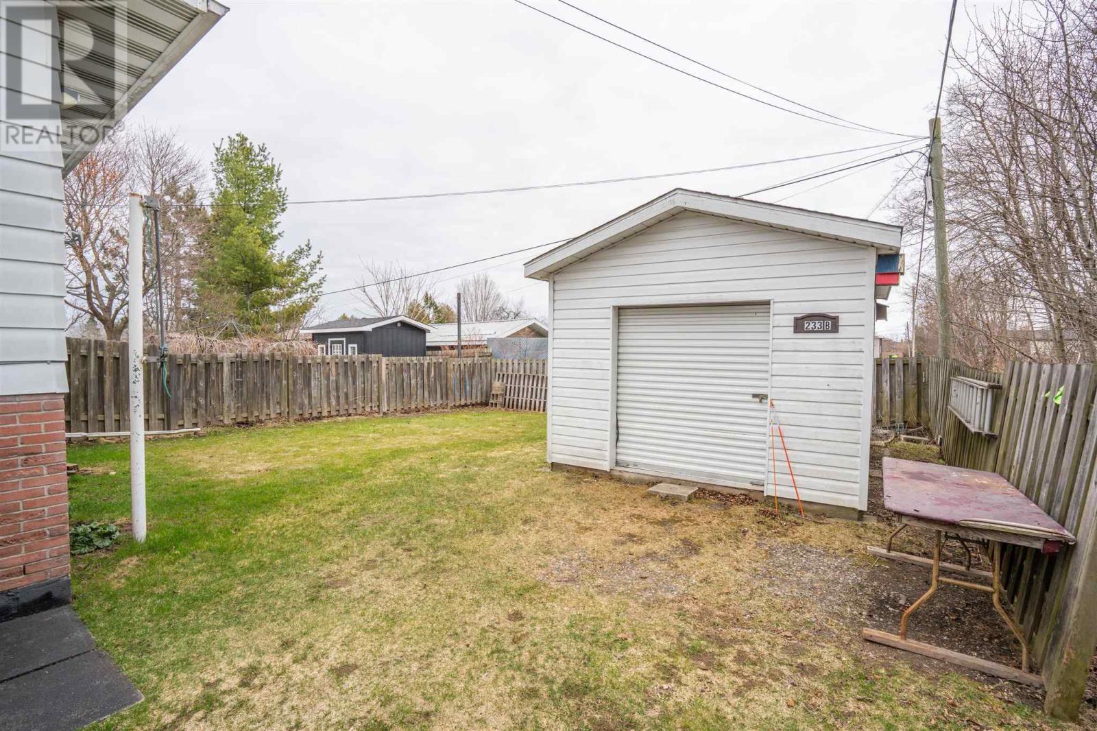 233 Sydenham RD, Sault Ste. Marie, Ontario, P6C2X5 — Photo 4