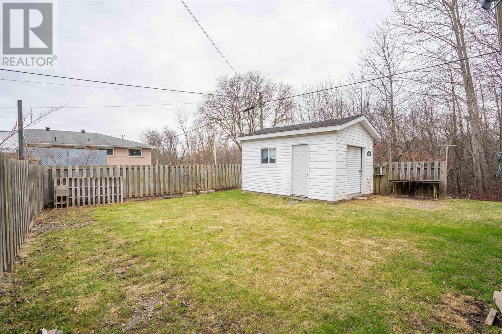 233 Sydenham RD, Sault Ste. Marie, Ontario, P6C2X5 — Photo 5