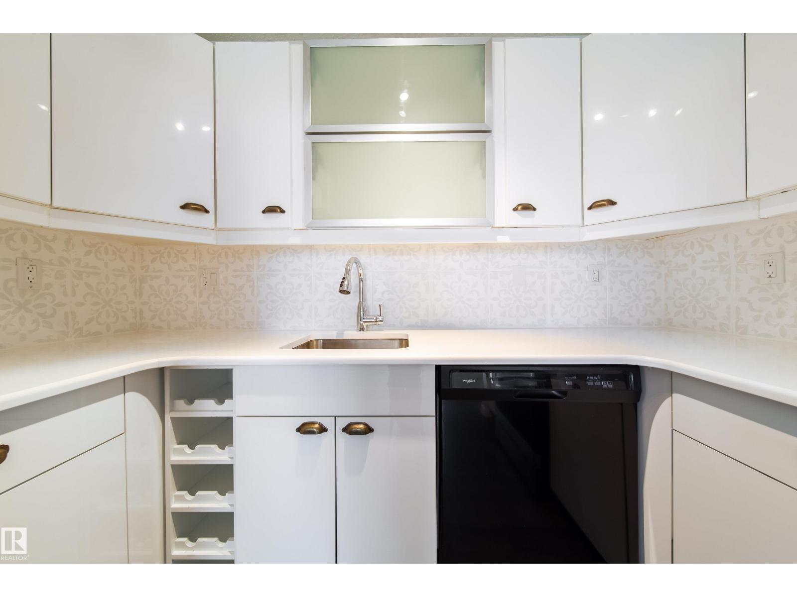 #302 9138 83 AV NW, Edmonton