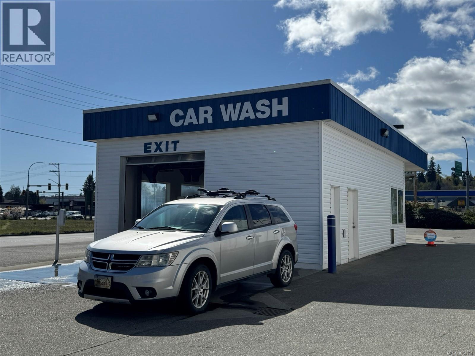 2060 Island Hwy - photo 2