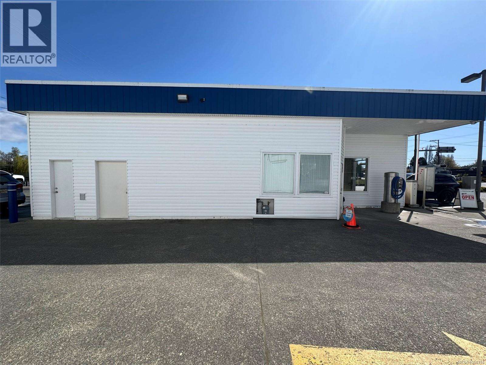 2060 Island Hwy - photo 3