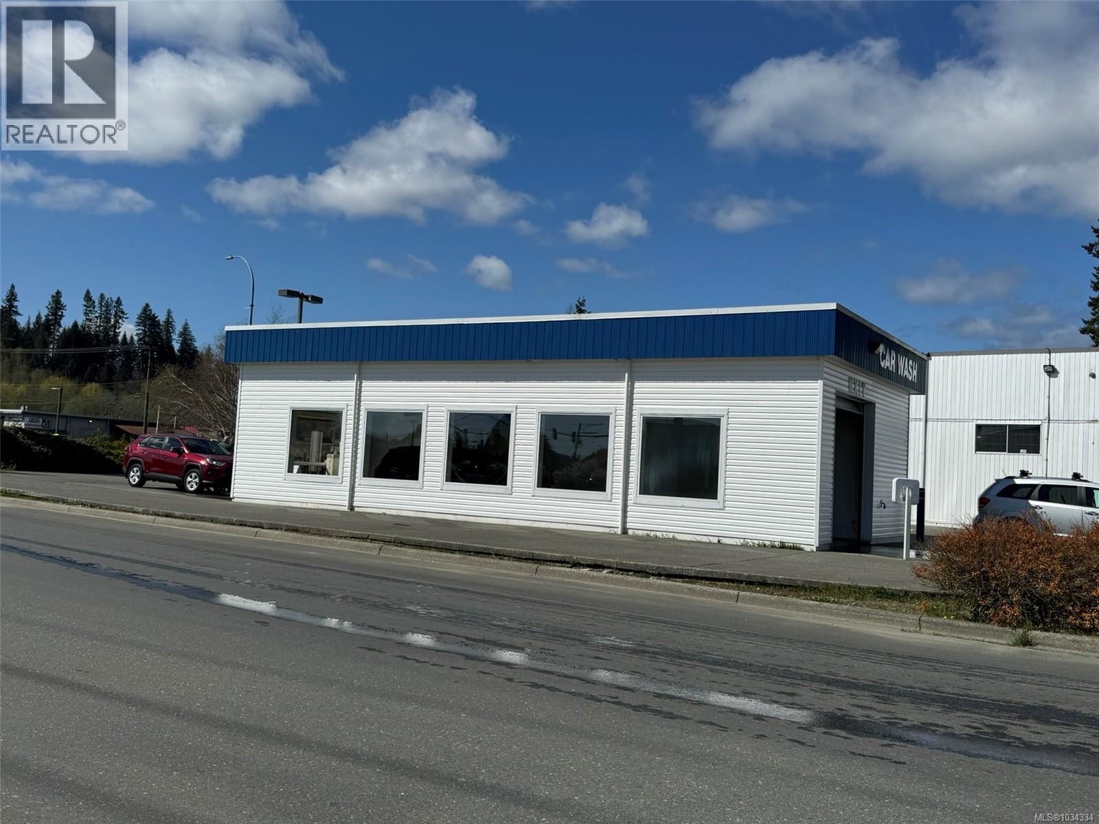 2060 Island Hwy — photo 6