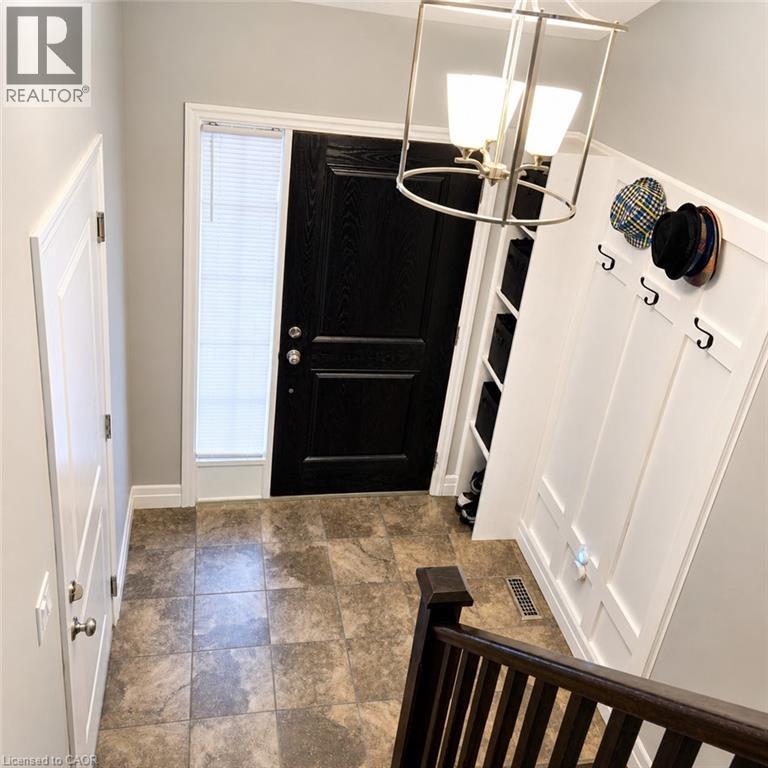 70 HALLIDAY Drive, Tavistock, Ontario, N0B2R0 — Photo 3