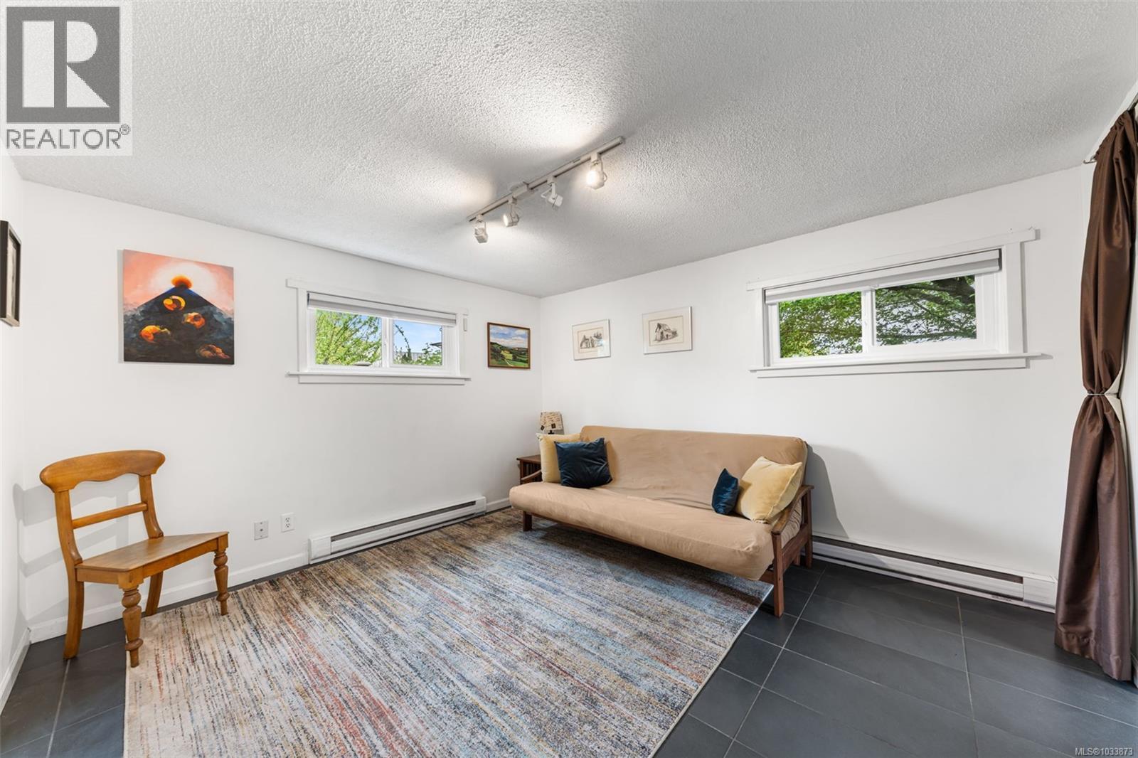  1129 Vista Heights, Victoria