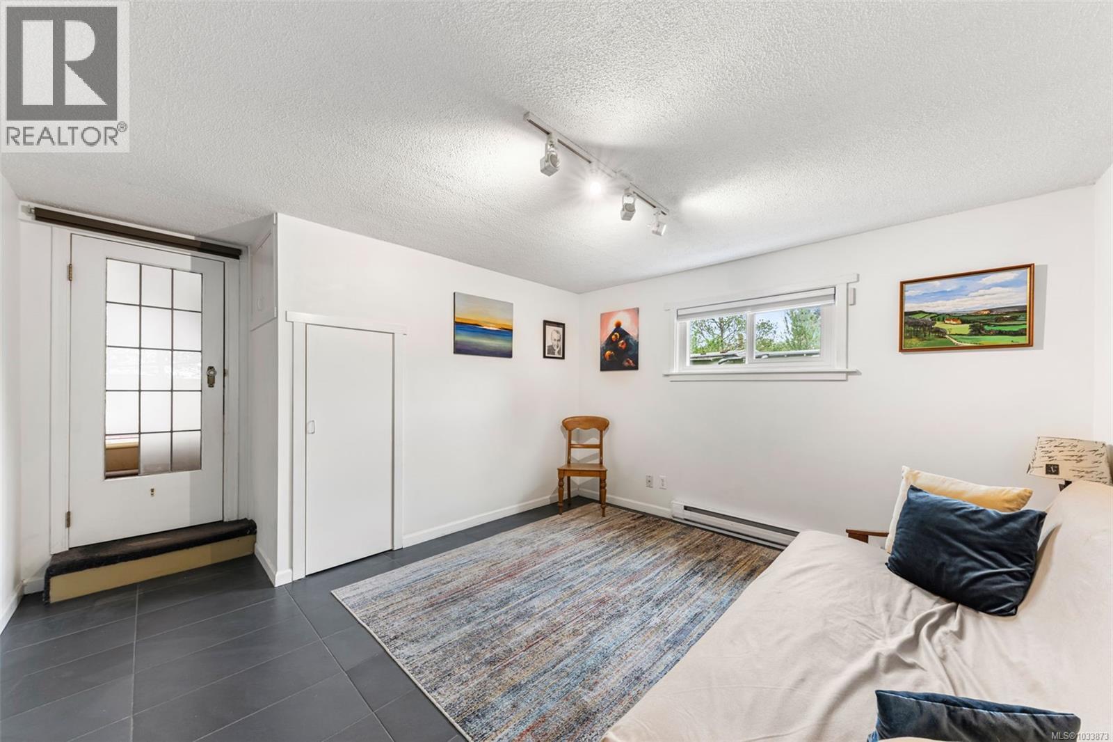  1129 Vista Heights, Victoria