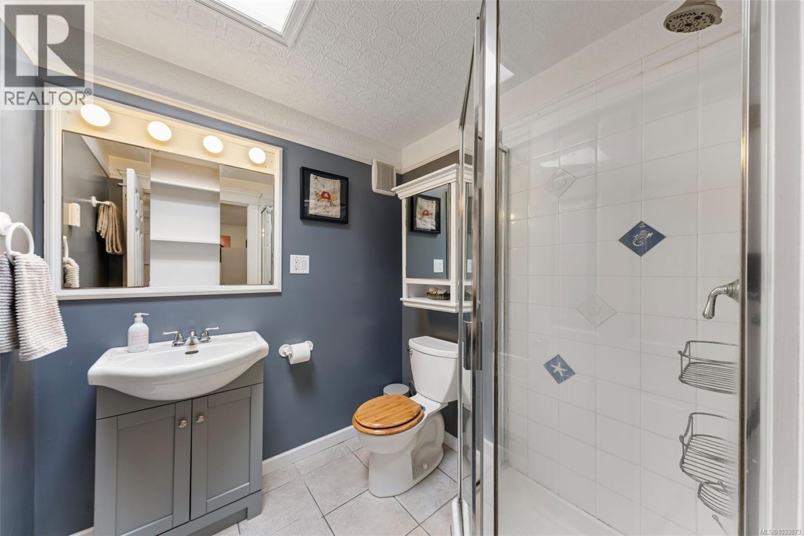  1129 Vista Heights, Victoria