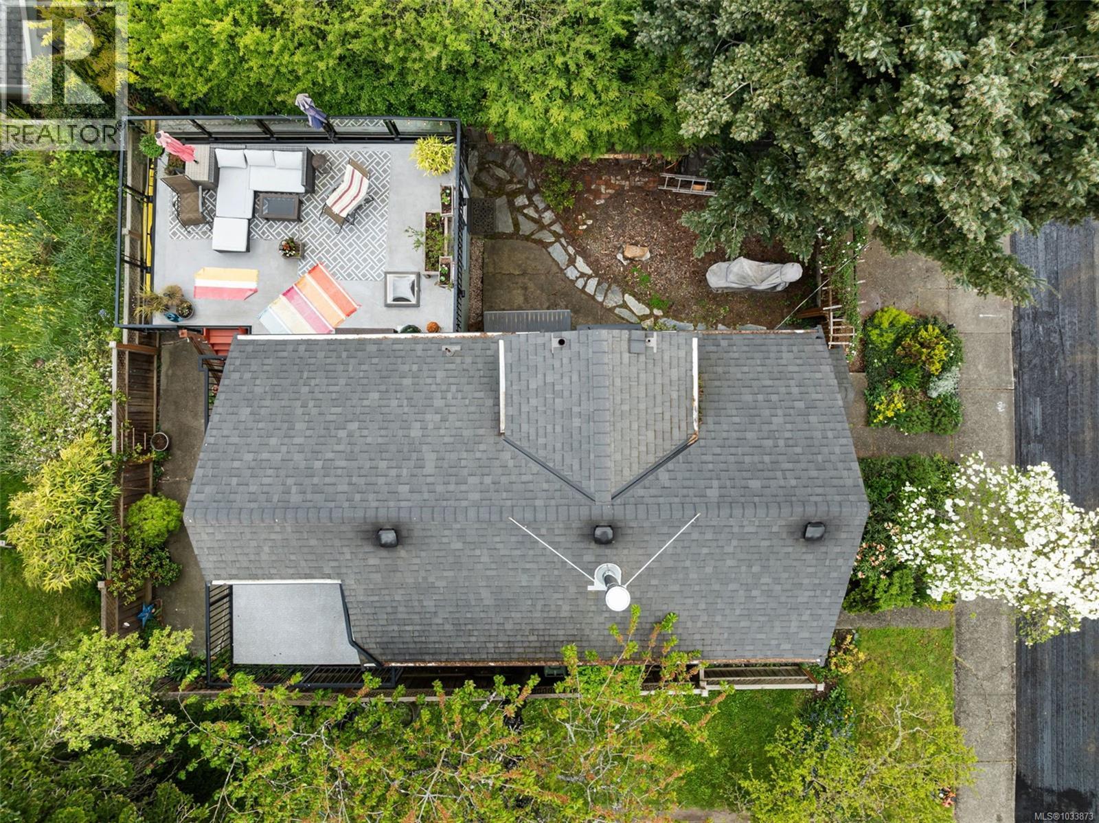  1129 Vista Heights, Victoria