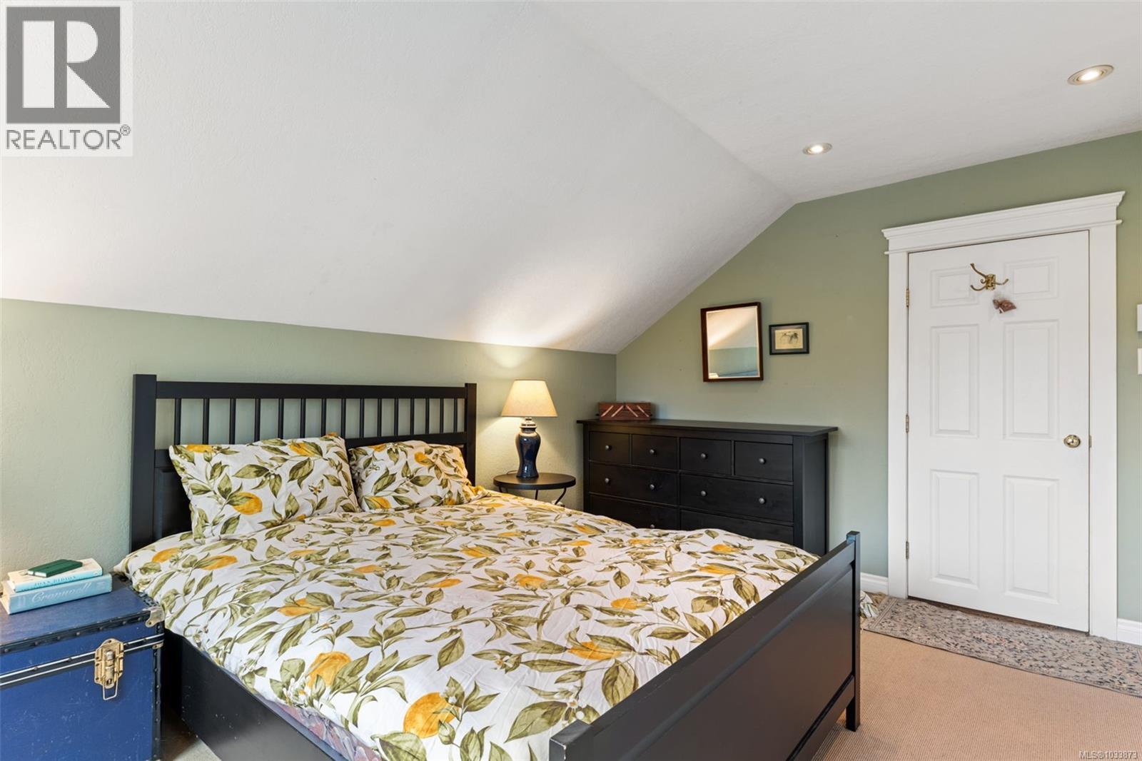  1129 Vista Heights, Victoria