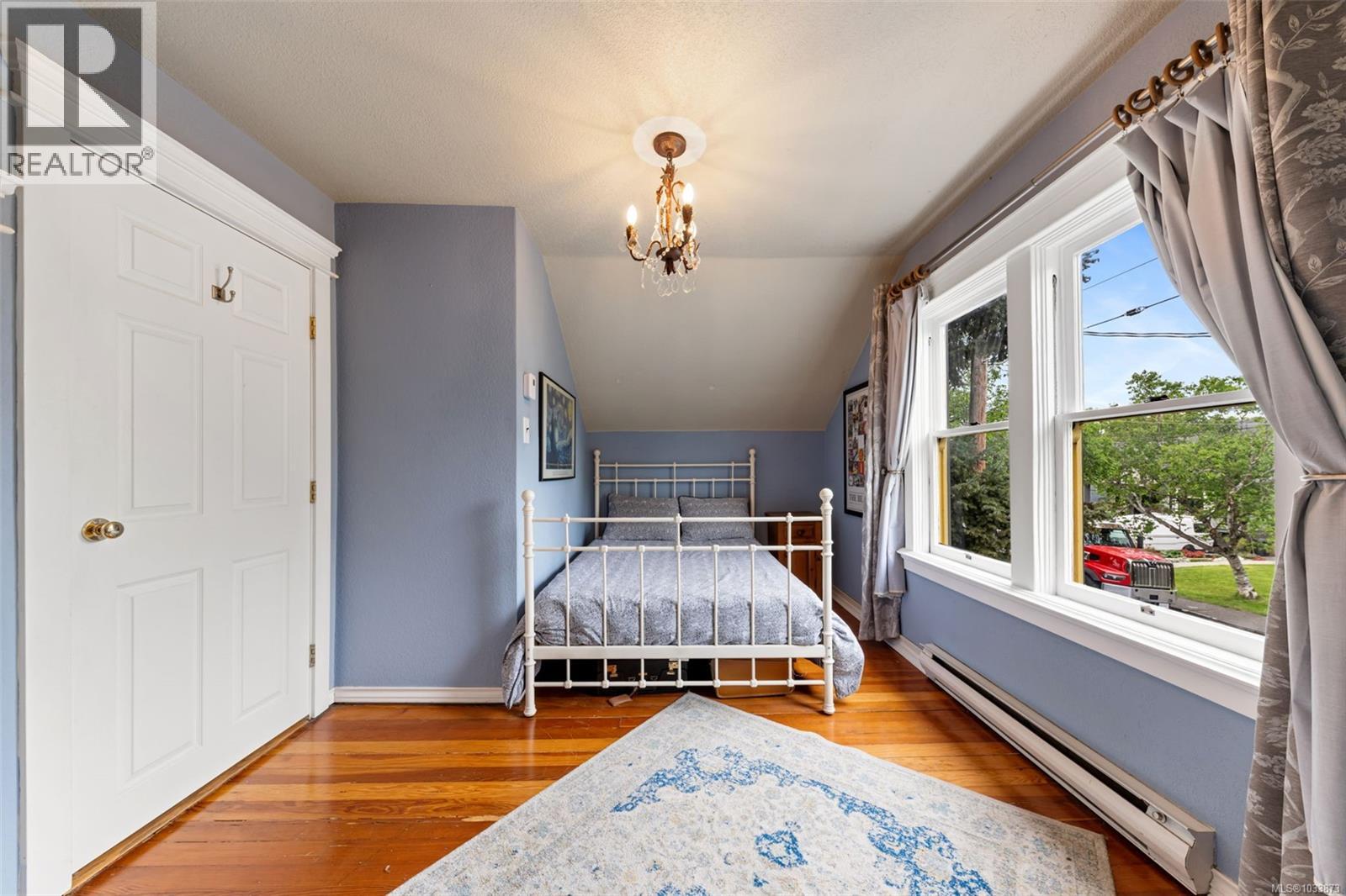  1129 Vista Heights, Victoria