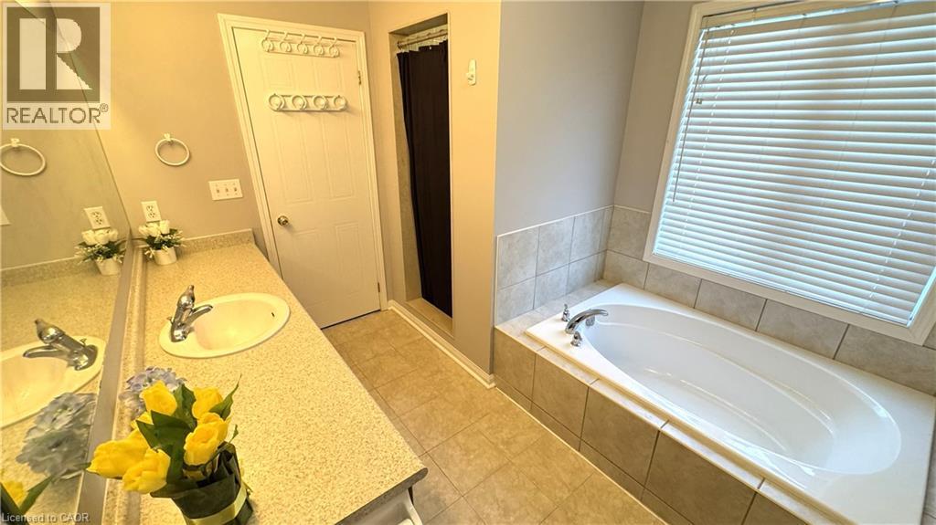 461 GARTH MASSEY Drive, Cambridge, Ontario, N1T2G5 — Photo 32