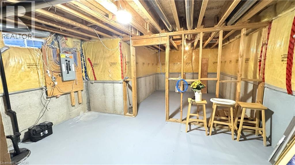 461 GARTH MASSEY Drive - 44