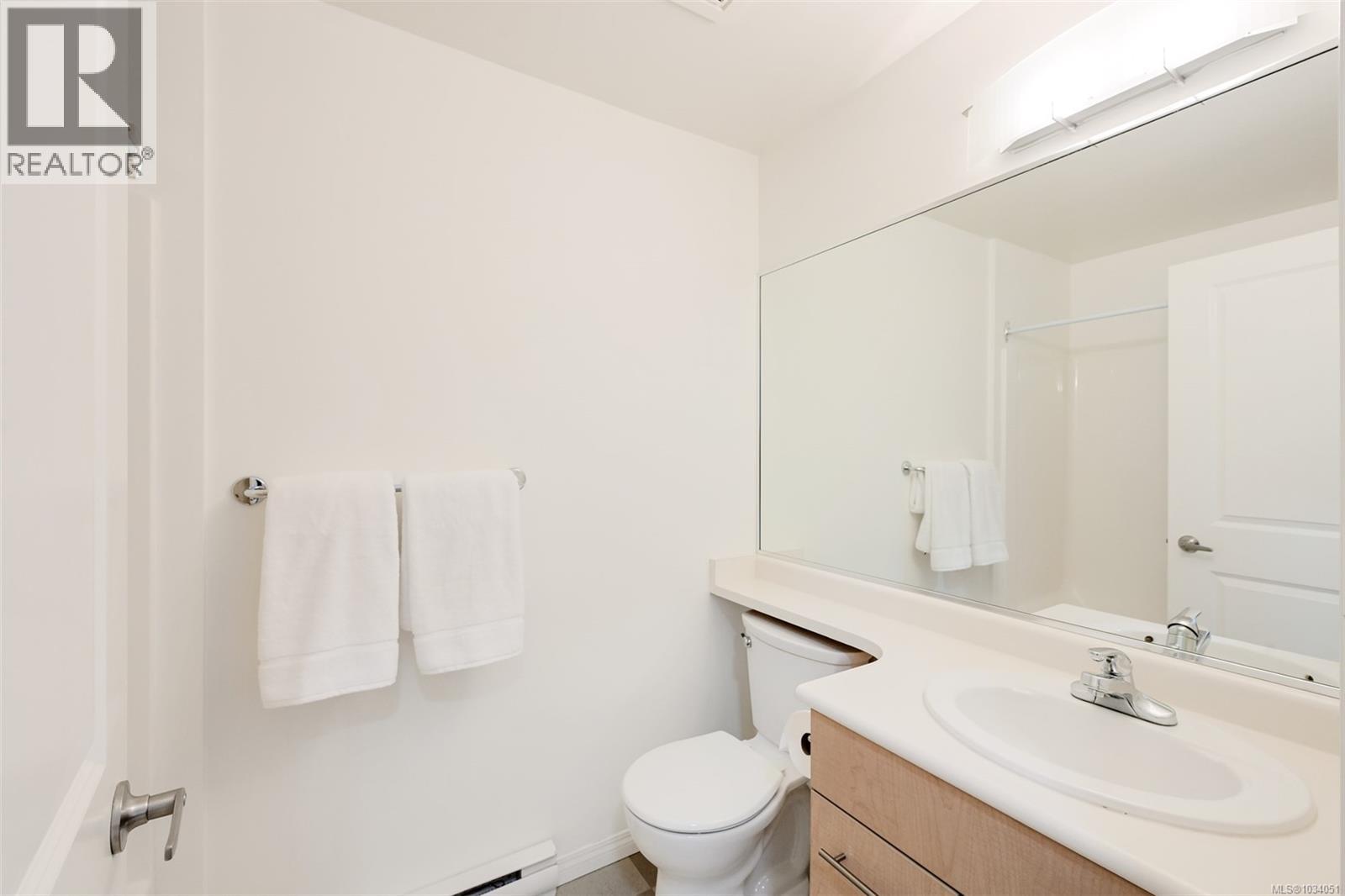 311 1550 Church Avenue, Saanich