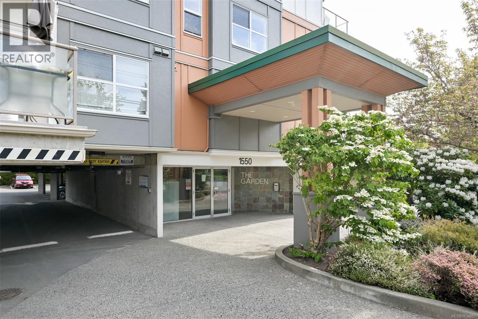 311 1550 Church Avenue, Saanich