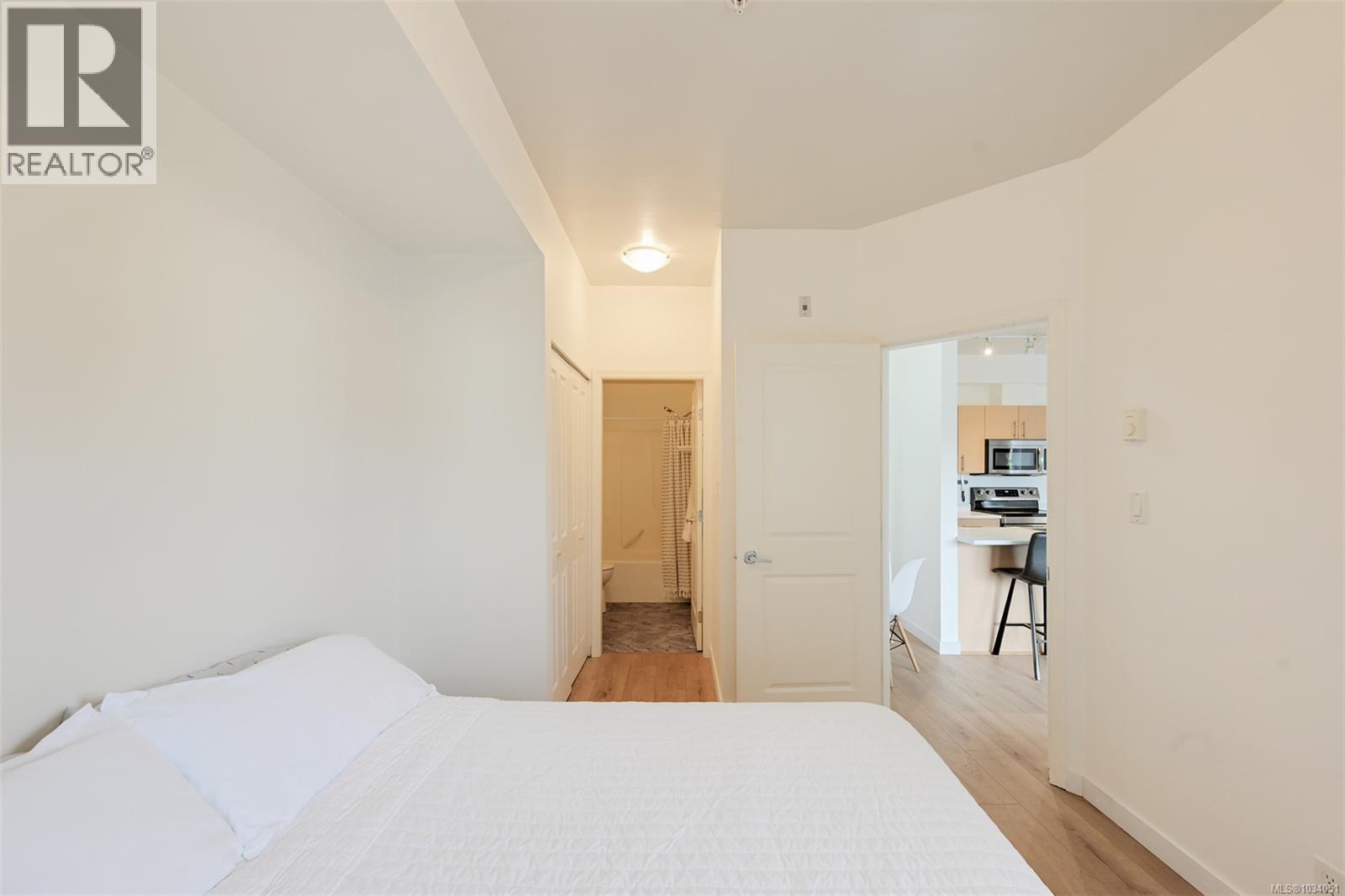 311 1550 Church Avenue, Saanich