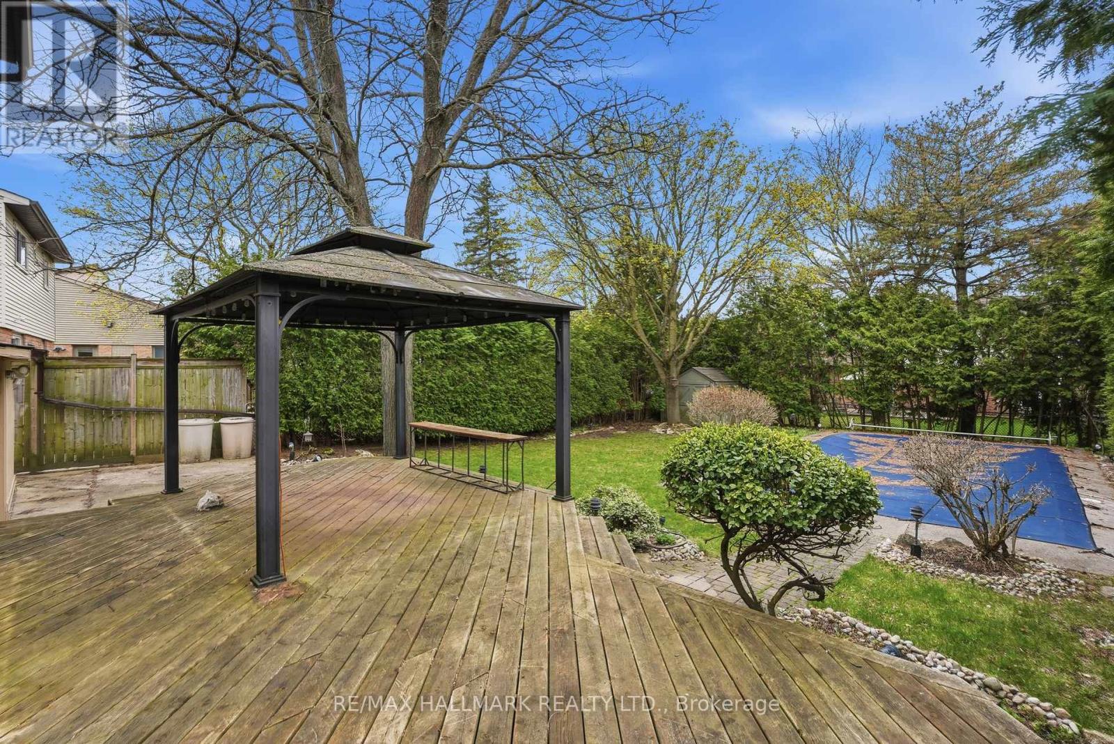 60 NISBET DRIVE - 19