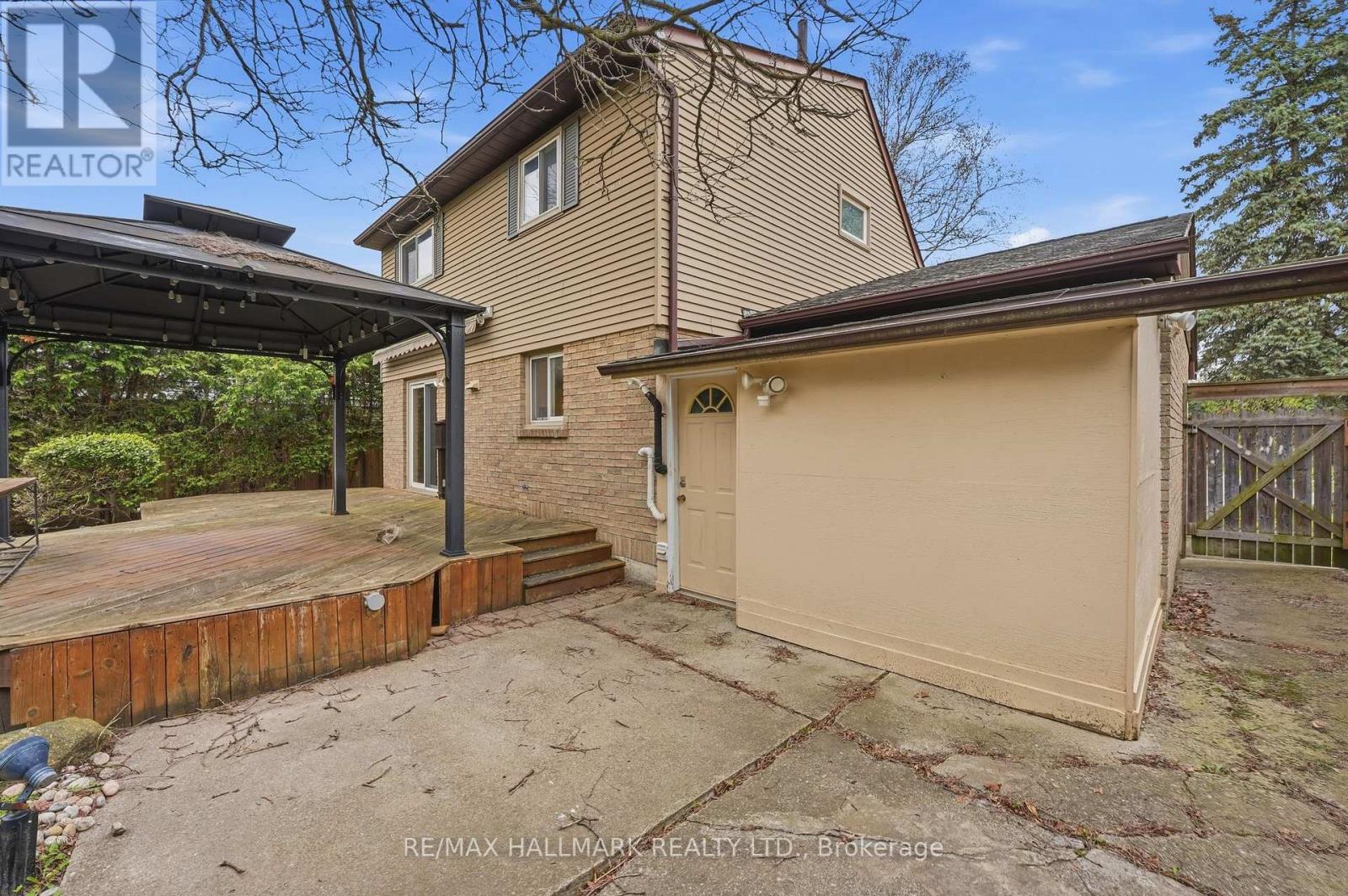 60 NISBET DRIVE - 24