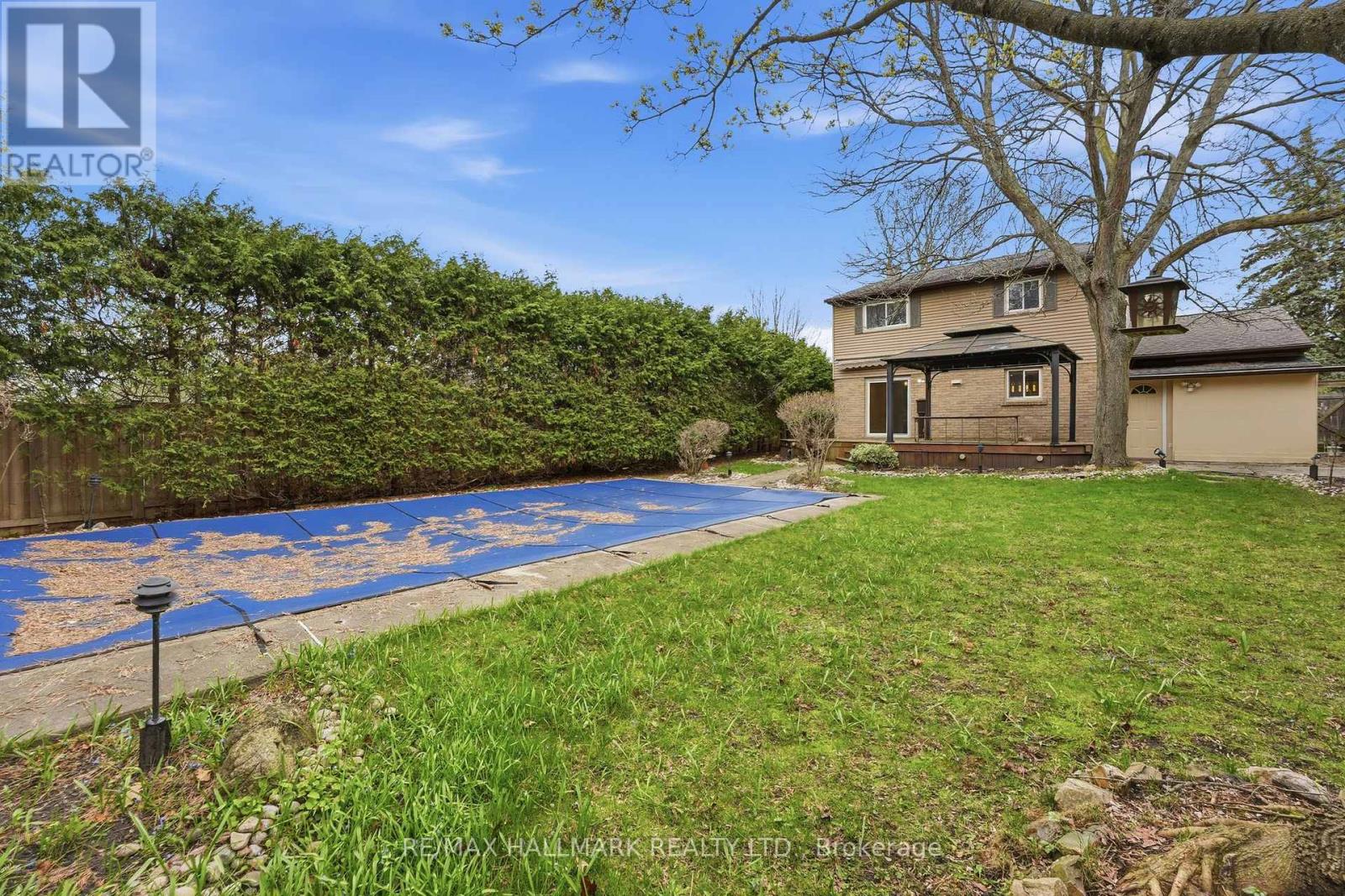60 NISBET DRIVE - 25