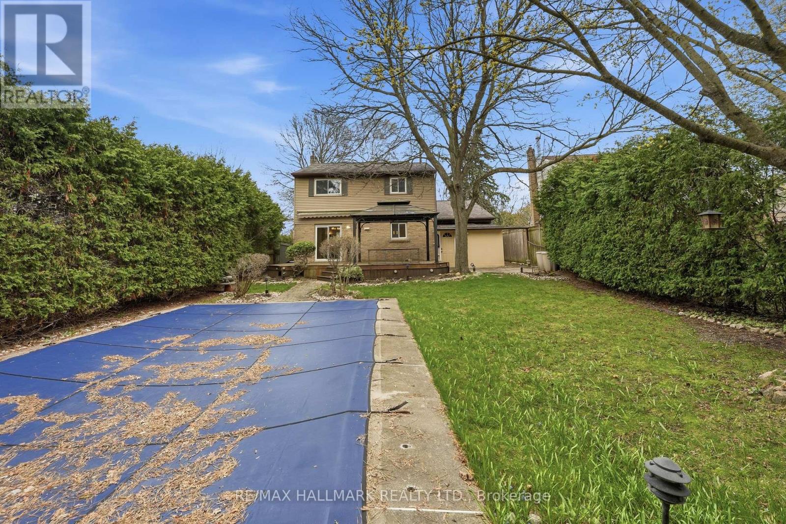 60 NISBET DRIVE - 26