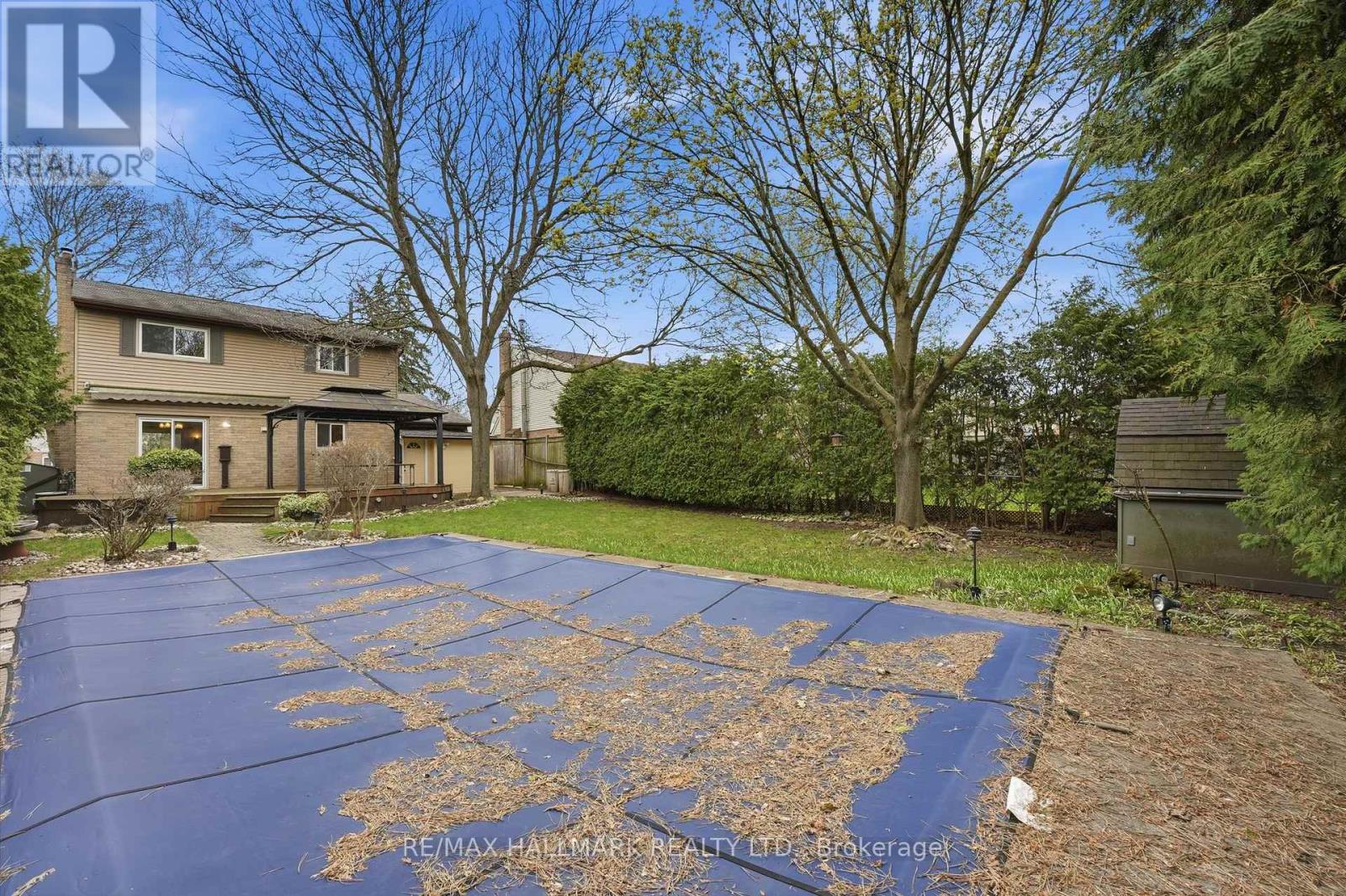 60 NISBET DRIVE - 27