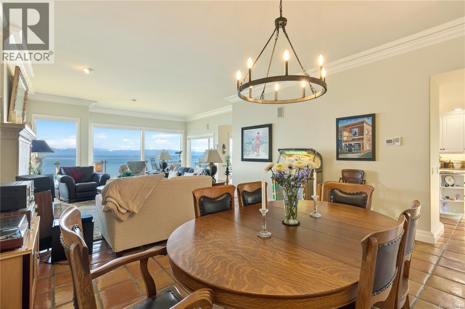 3097 Dolphin Dr - 24