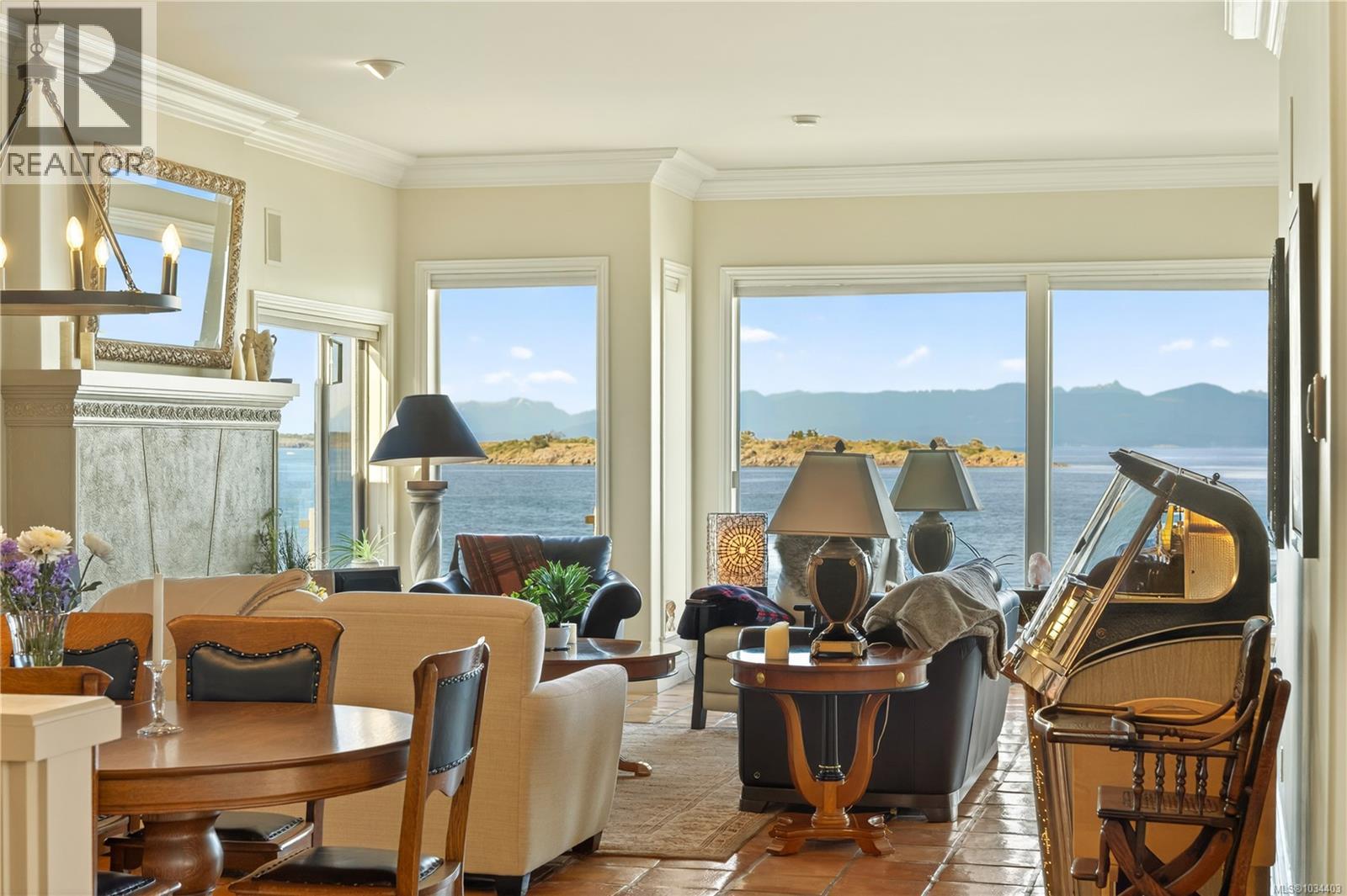 3097 Dolphin Dr - 28