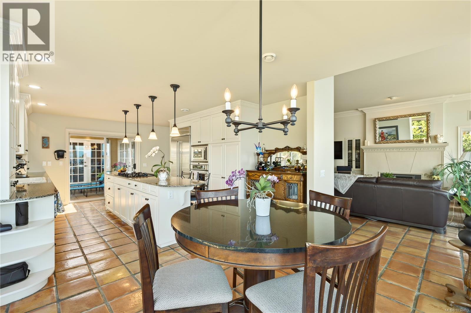 3097 Dolphin Dr - 33