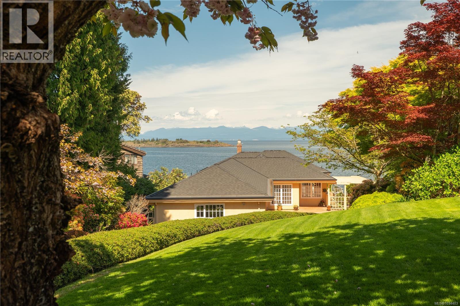 3097 Dolphin Dr - 4