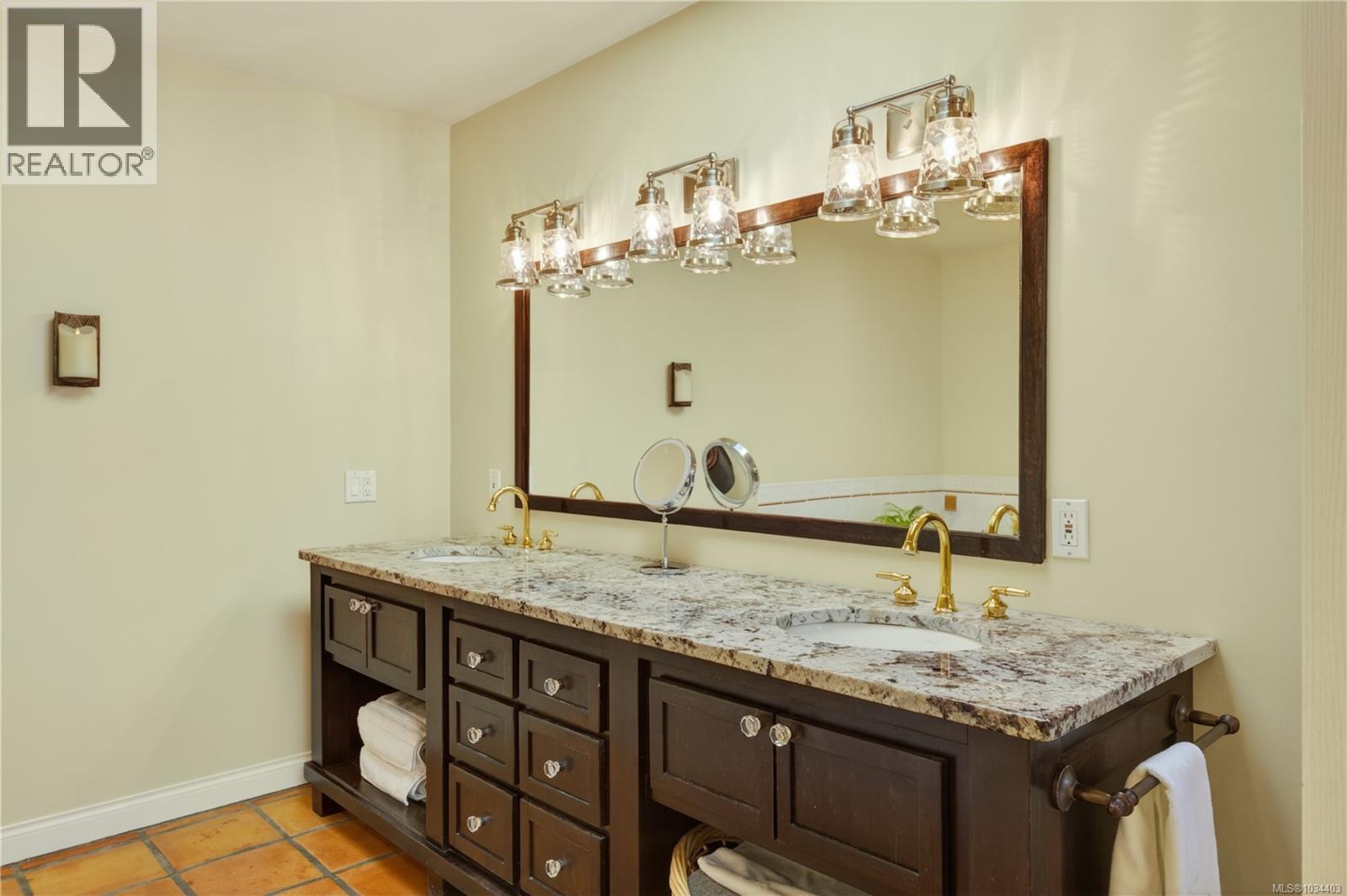 3097 Dolphin Dr - 41