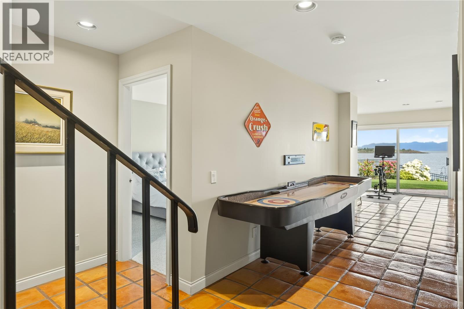 3097 Dolphin Dr - 45