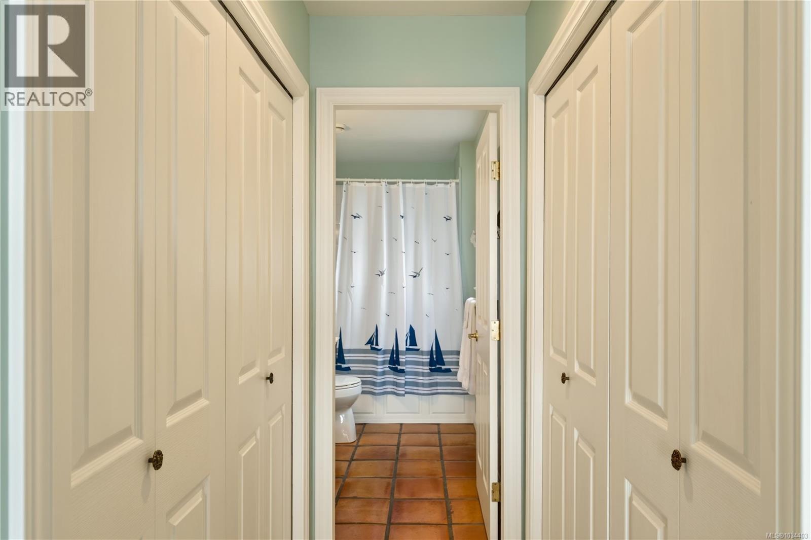 3097 Dolphin Dr - 48