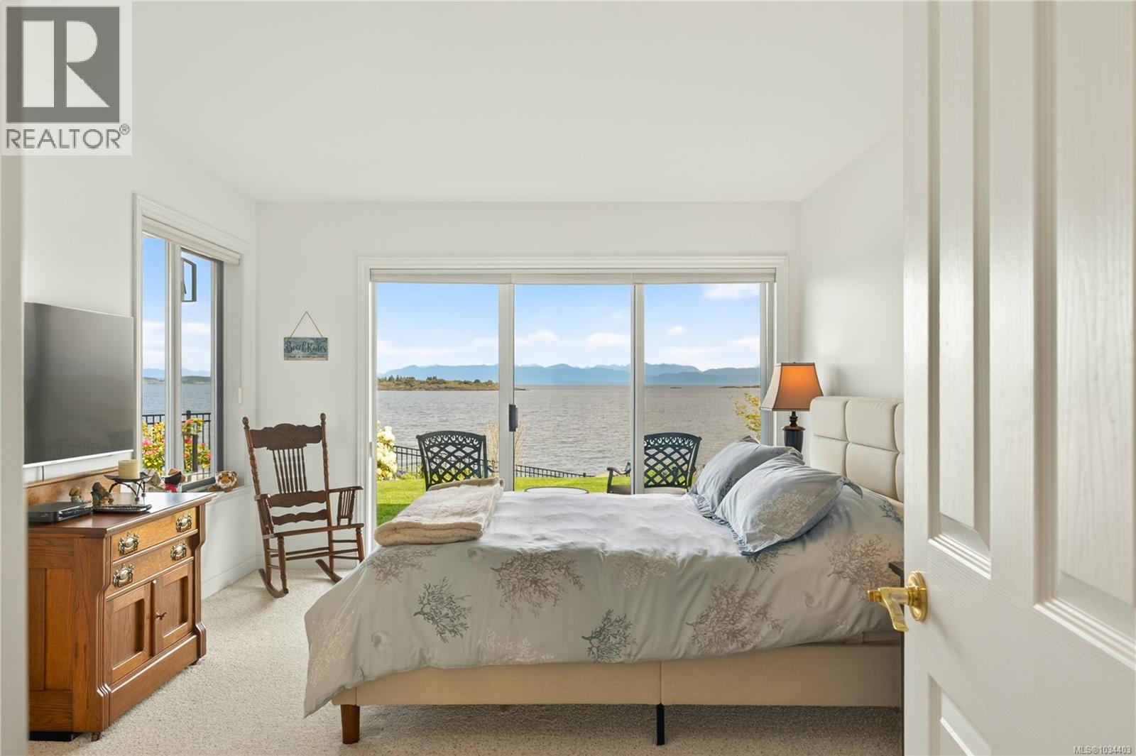3097 Dolphin Dr - 53