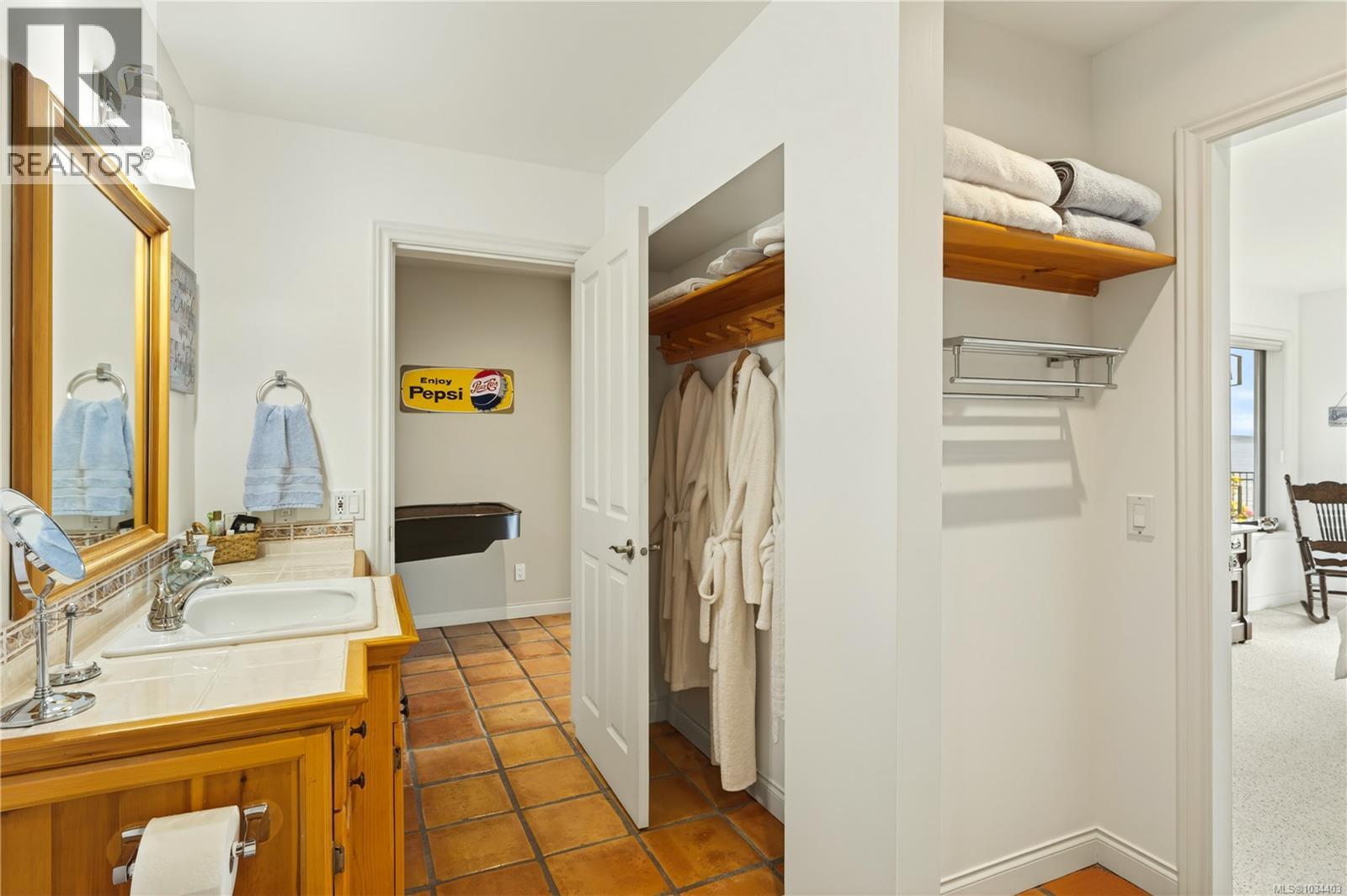 3097 Dolphin Dr - 54