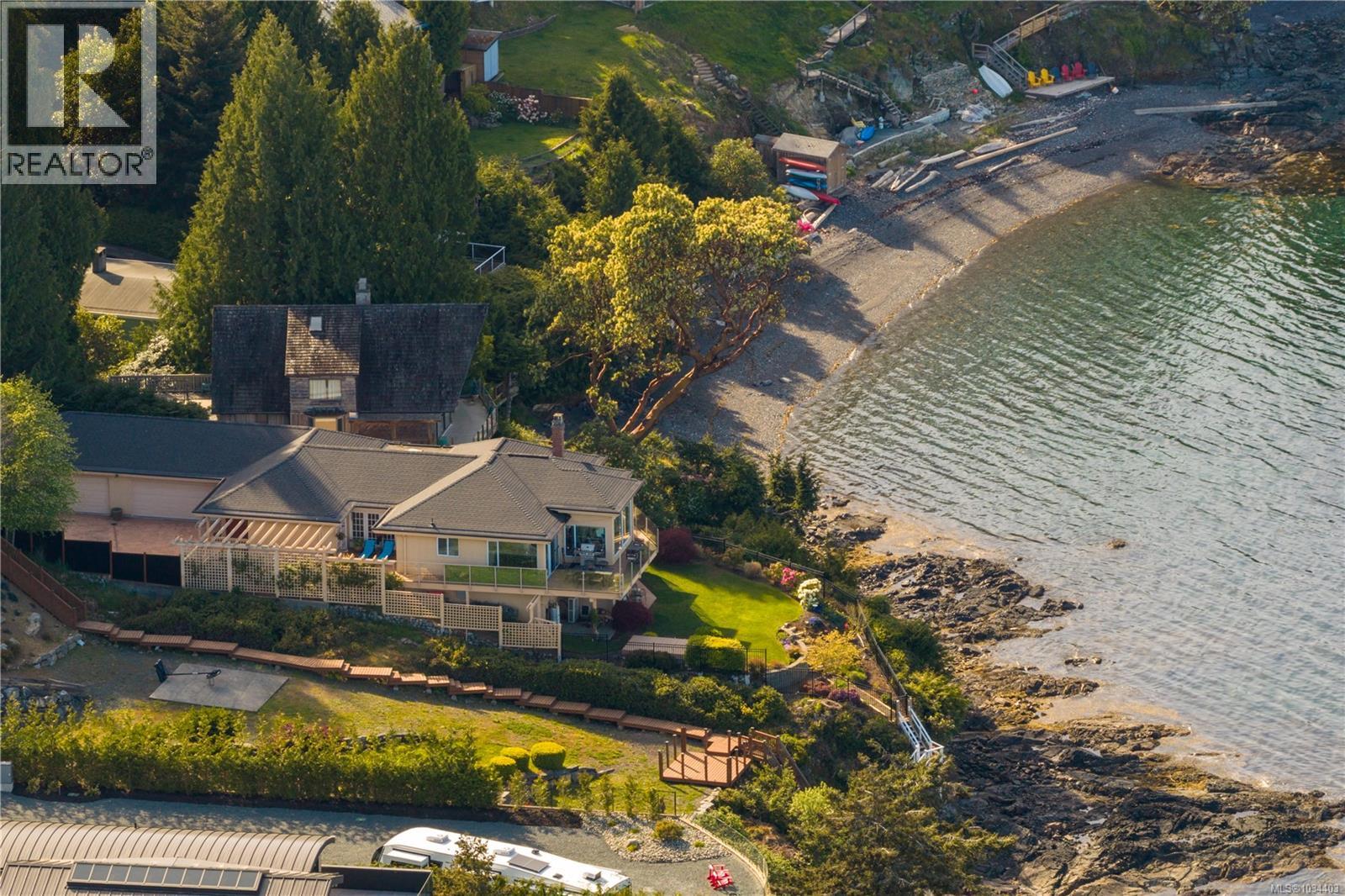 3097 Dolphin Dr - 62