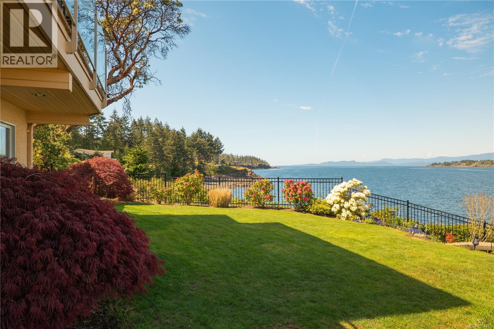 3097 Dolphin Dr - 81